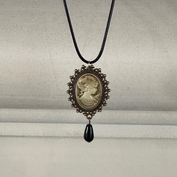 Ivory Victorian Cameo Necklace - Whimsigoth Academia Poetcore - Picture 2 of 8